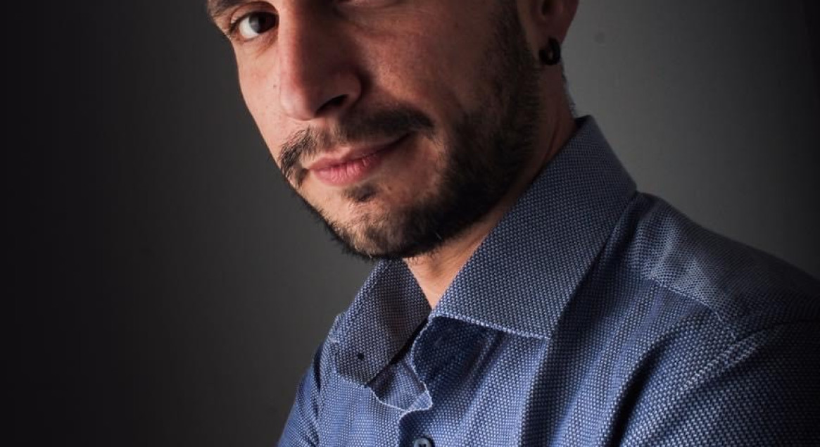 Οι απόφοιτοι στο προσκήνιο - Βασίλης Ποντίκης